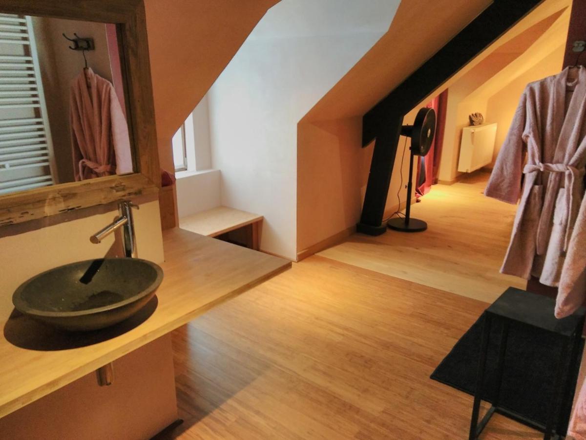 Chambres D'Hotes Les 3 Salamandres Yvoir エクステリア 写真